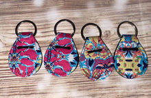 Load image into Gallery viewer, Quarter Holder Key Rings