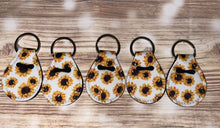 Load image into Gallery viewer, Quarter Holder Key Rings