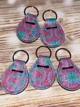 Load image into Gallery viewer, Quarter Holder Key Rings