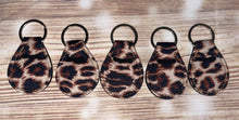Load image into Gallery viewer, Quarter Holder Key Rings
