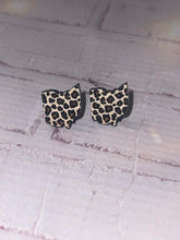 Load image into Gallery viewer, State Stud Leopard Earring